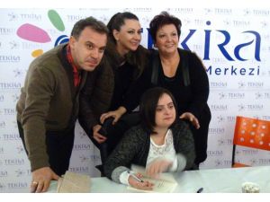 Down Sendromlu Yazar Pelin Atakan: “Down Sendromlu Kardeşlerim Okumaktan Vazgeçmesin”