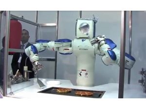 Ev Hanımı Gibi Robot!