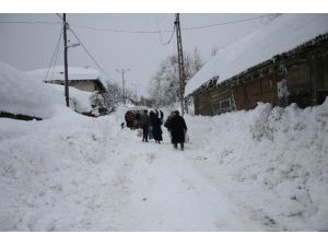 Köylülerin Kar Çilesi