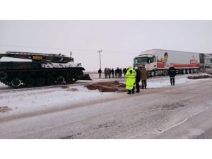 Kapanan Yolu Tank Kurtarıcı Açtı