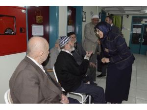 Başörtülü Belediye Başkanı Olduğuna İnanamadılar