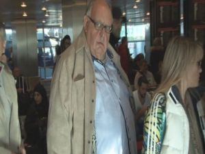 Vıp Yerine Normal Salonu Seçti