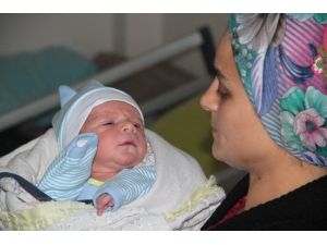 İşte Telefonla Dünyaya Gelen O Bebek