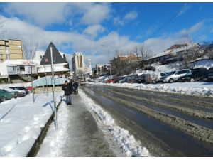 Kosova’da Kar Trafiği Mahvetti