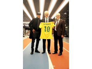 Neymar’a Hoş Geldin Hediyesi