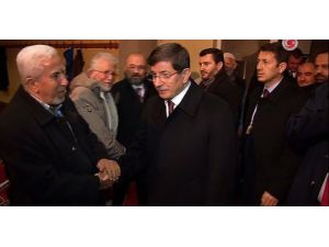 Davutoğlu Saldırıya Uğrayan Camiyi Ziyaret Etti