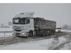 (Özel Haber) Gelenbe Yolu Tedbir Amaçlı Kapatılıp Önlemler Alındıktan Sonra Tekrar Açıldı