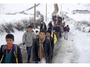 (Özel Haber) Öğrencilerin Zorlu “Eğitim” Yolculuğu