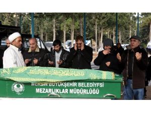 Kimsesizliğin Böylesi ! Cenazelerine 5 Kişi Katıldı