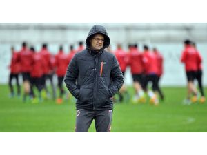 İrfan Buz’dan Genç Futbolculara Destek