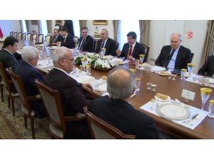 Yemekte De Paris’teki Yürüyüş Konuşuldu