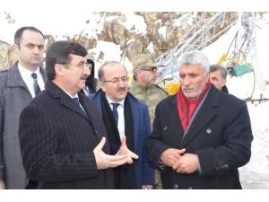 Vali Öz Ve Başkan Gümrükçüoğlu, Acılı Aileleri Yalnız Bırakmadı