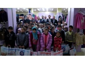 Suriyeli Çocuklara Kışlık Kıyafet Yardımı