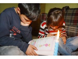 Mum Işığında Mücadele Edip Doktor Olacak