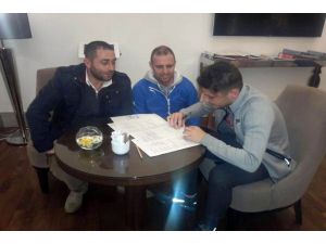 Genç Oyuncu İmzayı Attı