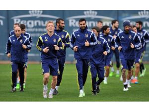 Fenerbahçe, Kamp Çalışmalarını Sürdürüyor
