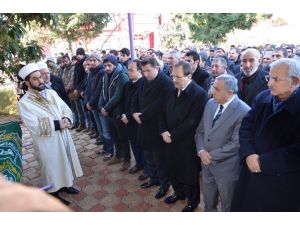 Tekne Faciasında Ölen Genç Toprağa Verildi