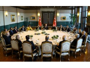 Cumhurbaşkanı Erdoğan, Akademisyen Ve Fikir İnsanları İle Cumhurbaşkanlığı Sofrası’nda Biraraya Geldi