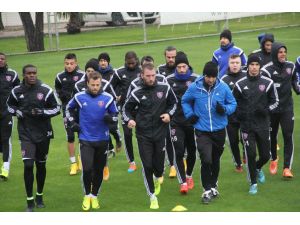 Karabükspor Fırtınaya Rağmen Çalışmalarını Sürdürdü