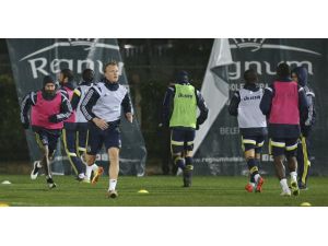 Fenerbahçe, Hazırlıklarını Sürdürüyor