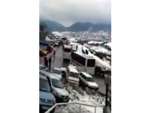 Hatalı Parklar Ambulansa Geçit Vermedi