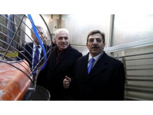 Çevre Ve Şehircilik Bakanı Güllüce’den Suriyelilere Yardım Açıklaması