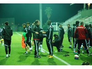 Beşiktaş’ın Antrenmanında Elektrik Kesintisi