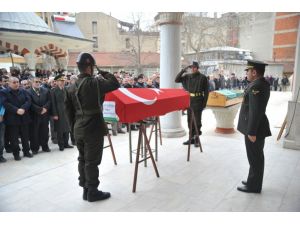 Kansere Yenik Düşen Genç Astsubay Göz Yaşlarıyla Uğurlandı