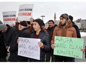Sivas’ta Sp Üyeleri ‘Cumhuriyet Gazetesi’ni Protesto Etti