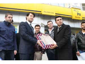 Ak Partili Gençler Dekana Bornoz Gönderdi