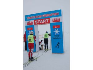 Bitlis’te Kayaklı Koşu Yarışları Düzenlendi