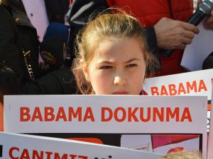 İzmir’de Eshot Ve İzulaş Şoförlerine Destek Yürüyüşü