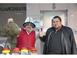Kırgızistanlı Ulanberk Karadeniz Balığına Hayran