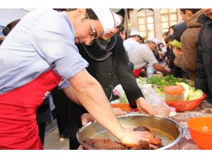 Şanlıurfada Çiğ Köfteler Yarıştı