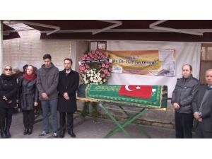 Yazar Ilgaz Son Yolculuğuna Uğurlandı