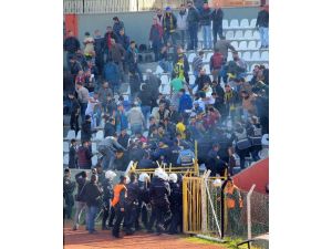 Sahadaki Gerginlik Tribünlere Sıçradı