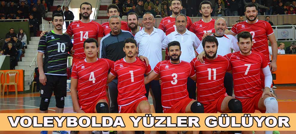 Voleybolda Yüzler Gülüyor