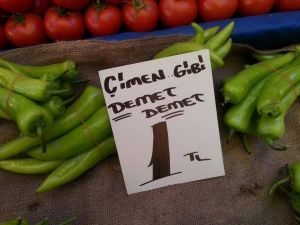 Pazara Kar Yağdı, Biber Bile Demet Demet Satılmaya Başladı