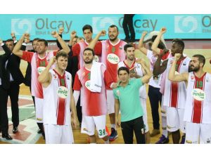 Kaf-kaf Avrupa’da 3’te 3 Peşinde