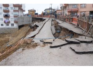 İnşaat Çalışması Yolu Çökertti