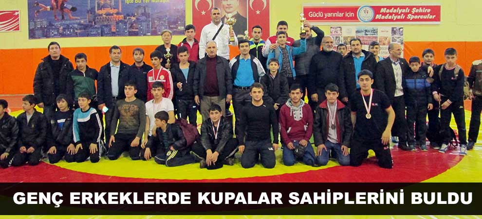 Genç Erkeklerde Kupalar Sahiplerini Buldu