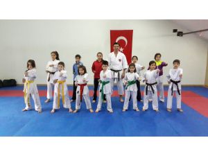 Düzceli Minik Ve Yıldız Karateciler, Türkiye Şampiyonasına Hazırlanıyor