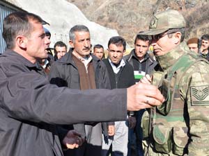 Köylüler Baraj İnşaatına Girdi