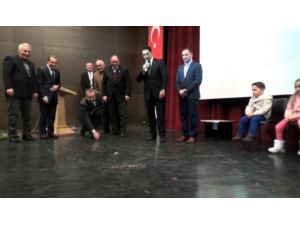 Vali Özdemir Aşık Oynadı
