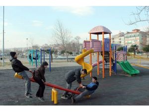 Tekirdağda Güneş Yüzünü Gösterince Parklar Doldu