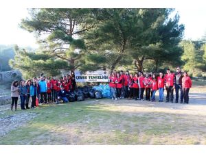 64 Torba Çöp Topladılar