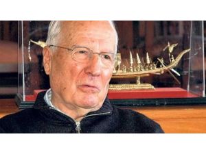 ’’Kenan Evren Apoletleriyle Bakanlar Kurulunu Topluyordu...’’