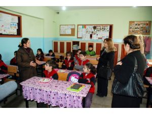 Dicle Üniversitesi’nden Mültecilere Battaniye Yardımı
