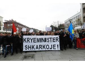 Üniversiteliler Bakanın İstifasını İstedi