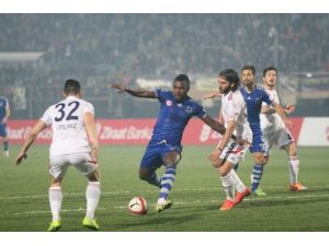 İlk Yarı Sona Erdi
